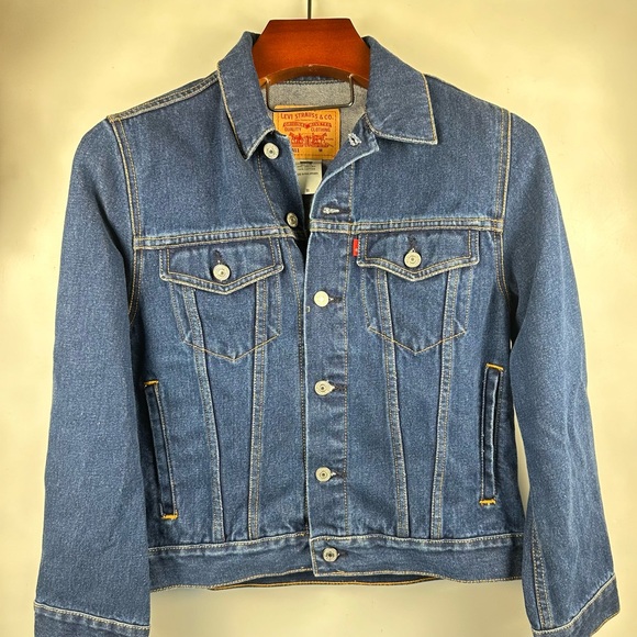 Levi's Jackets & Blazers - Levi's Trucker Jacket Medium Wash 4 Pockets 57511 Women's‎ Size M